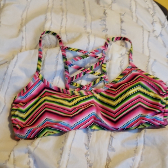 🦋🎁Fun printed bikini top - Picture 1 of 5